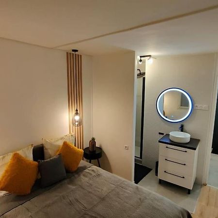 Joli Appartement Au Pied Du Tramway Безон Екстериор снимка