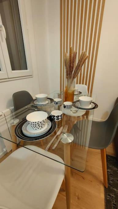 Joli Appartement Au Pied Du Tramway Безон Екстериор снимка