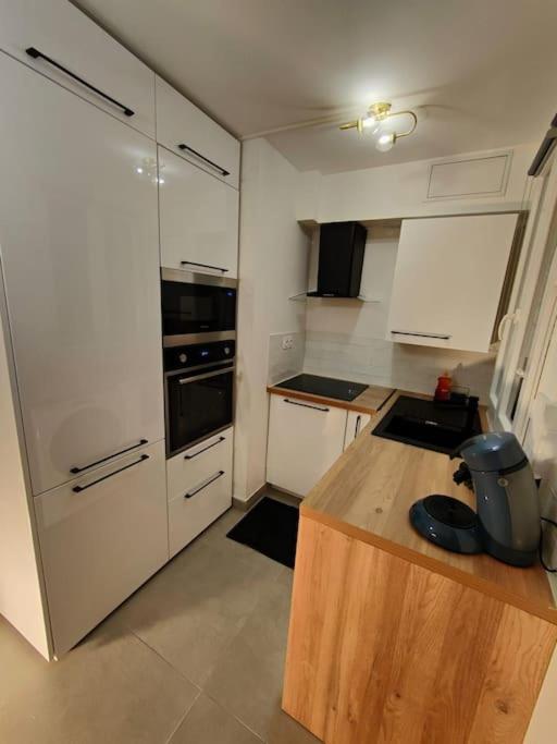 Joli Appartement Au Pied Du Tramway Безон Екстериор снимка